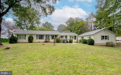 17097 Jutland Dr, Saint Inigoes, MD 20684