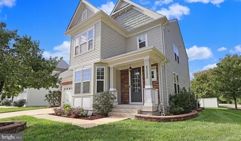 43686 Yulan St, California, MD 20619
