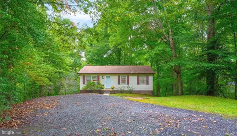 26816 Pine Dr, Mechanicsville, MD 20659