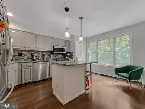 Kitchen - 40407 Breton View Dr, Leonardtown, MD 20650 photo 2 of 3