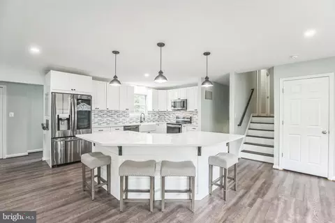 29040 Greenhead Dr, Mechanicsville, MD 20659