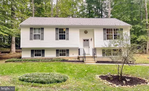 37284 Tanyard Dr, Mechanicsville, MD 20659