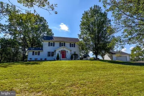 41557 Burnt Mill Dr, Hollywood, MD 20636