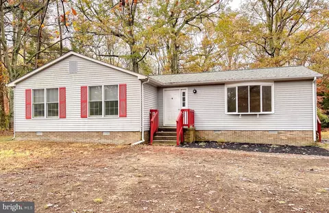 19425 Point Lookout Rd, Lexington Park, MD 20653