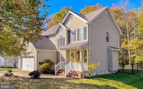 45523 Longfields Blvd, Great Mills, MD 20634