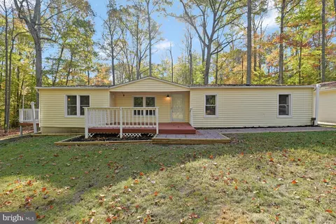 39797 Persimmon Creek Rd, Mechanicsville, MD 20659