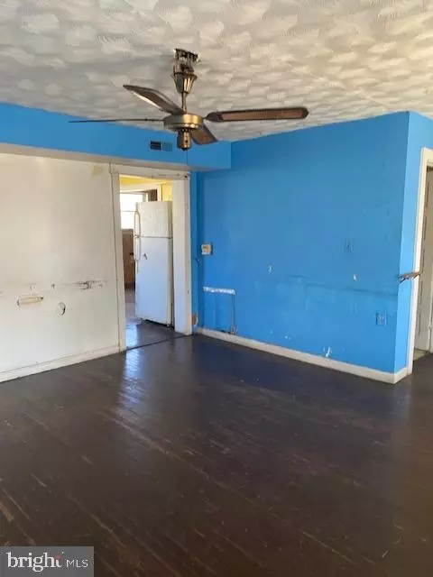Living - 16430 Ball Point Rd, Piney Point, MD 20674 photo 1 of 2