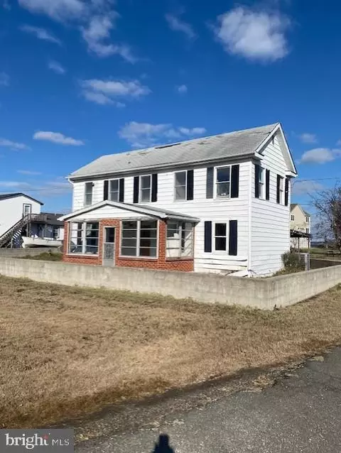 16430 Ball Point Rd, Piney Point, MD 20674
