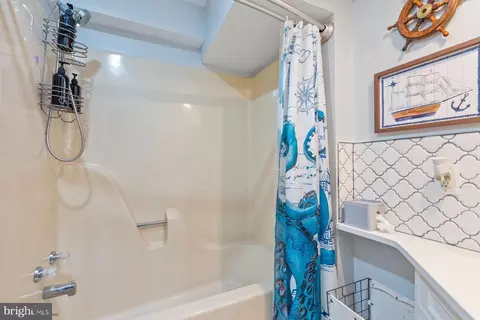 Bath - 45168 Lighthouse Rd, Piney Point, MD 20674 photo 2 of 4