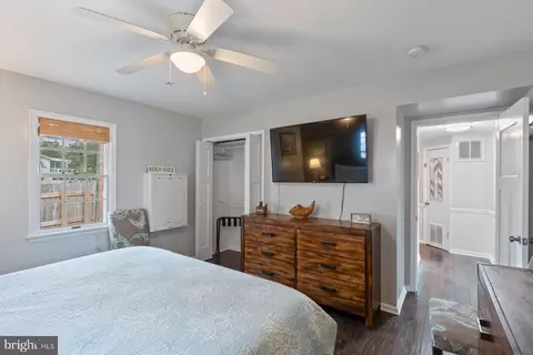 Bedroom - 45168 Lighthouse Rd, Piney Point, MD 20674 photo 2 of 7
