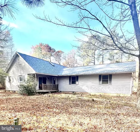 21025 Rickys Pl, Lexington Park, MD 20653