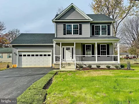 29939 Barger Dr, Mechanicsville, MD 20659