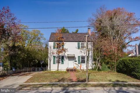 21676 N Essex Dr, Lexington Park, MD 20653