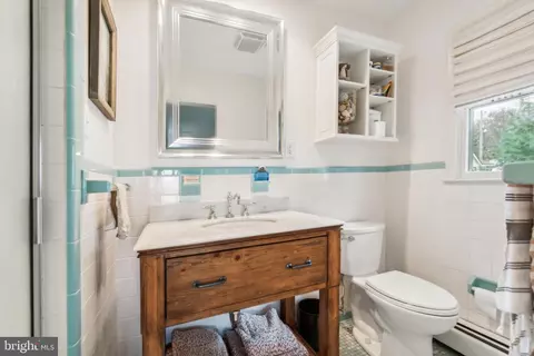 Bath - 38095 Beach Rd, Coltons Point, MD 20626 photo 2 of 2