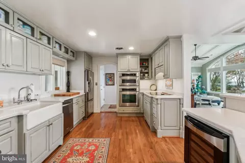 Kitchen - 38095 Beach Rd, Coltons Point, MD 20626 photo 2 of 4