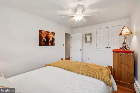 Bedroom - 38095 Beach Rd, Coltons Point, MD 20626 photo 2 of 6