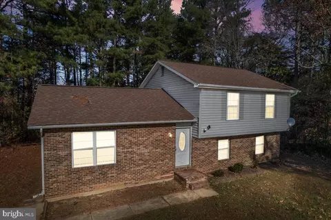 21541 Warwick Ct, Lexington Park, MD 20653