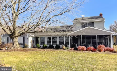 24510 Half Pone Point Rd, Hollywood, MD 20636