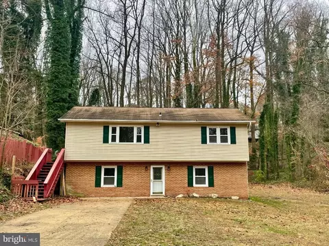 29873 Hillview Dr, Mechanicsville, MD 20659