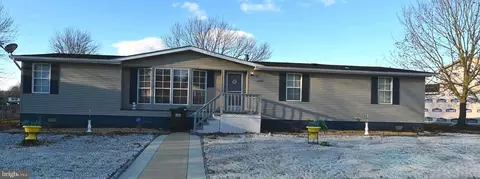 22381 Mellencamp Ct, California, MD 20619