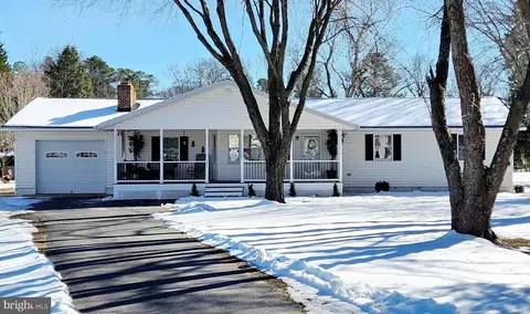 46030 Bates Rd, Great Mills, MD 20634