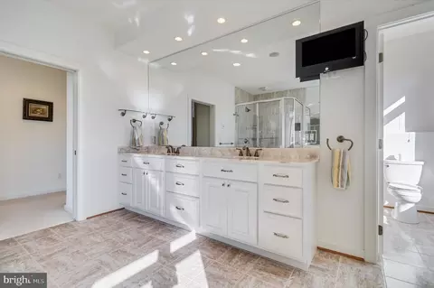 Bath - 20495 Waterloo Ln, Coltons Point, MD 20626 photo 2 of 10