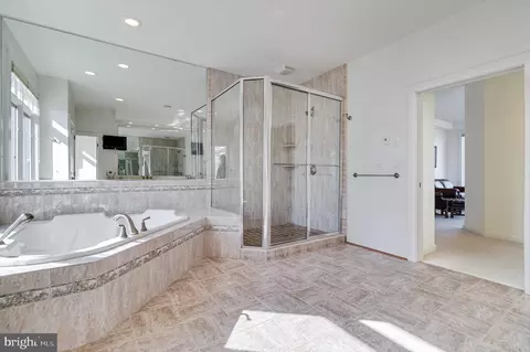 Bath - 20495 Waterloo Ln, Coltons Point, MD 20626 photo 4 of 10