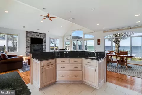 Kitchen - 20495 Waterloo Ln, Coltons Point, MD 20626 photo 8 of 10