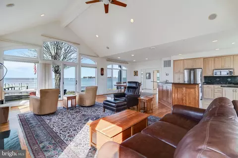 Living - 20495 Waterloo Ln, Coltons Point, MD 20626 photo 3 of 3