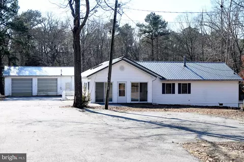 22239 Point Lookout Rd, Leonardtown, MD 20650