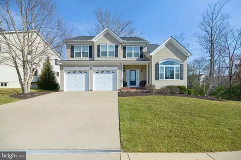 24322 Daphne Dr, Hollywood, MD 20636