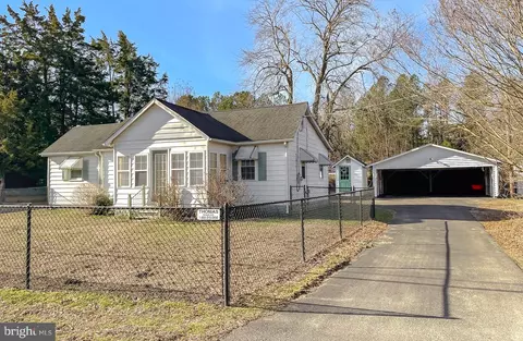 23915 Mervell Dean Rd, Hollywood, MD 20636