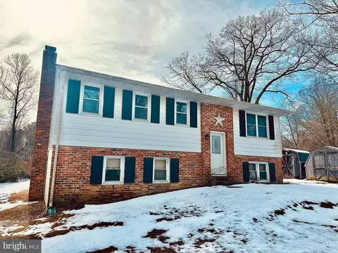 27485 Three Notch Rd, Mechanicsville, MD 20659