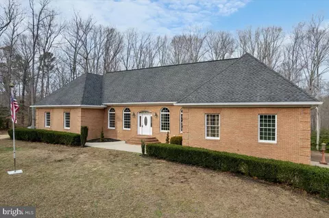 27320 Harpers Ct, Mechanicsville, MD 20659