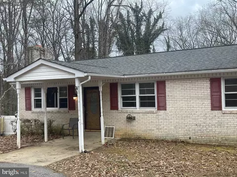 29890 Cross Woods Dr, Mechanicsville, MD 20659