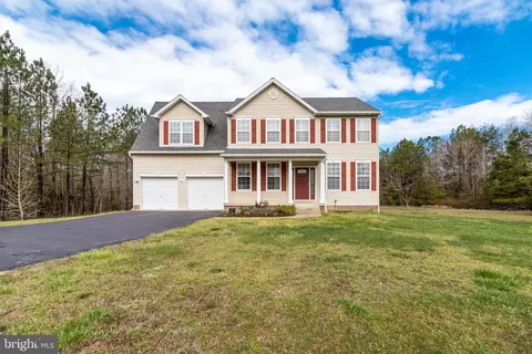 22041 Long Bow Dr, California, MD 20619