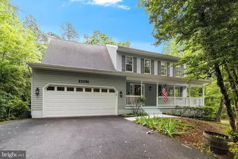 23098 Sweetbay Ln, California, MD 20619
