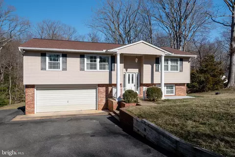 22362 Armstrong Dr, Leonardtown, MD 20650