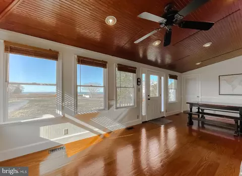 Entry Way - 16512 Piney Point Rd, Piney Point, MD 20674 photo 9 of 12