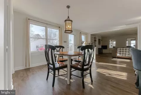 Dining - 16512 Piney Point Rd, Piney Point, MD 20674 photo 5 of 5
