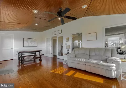 Entry Way - 16512 Piney Point Rd, Piney Point, MD 20674 photo 10 of 12