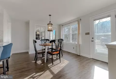 Dining - 16512 Piney Point Rd, Piney Point, MD 20674 photo 2 of 5