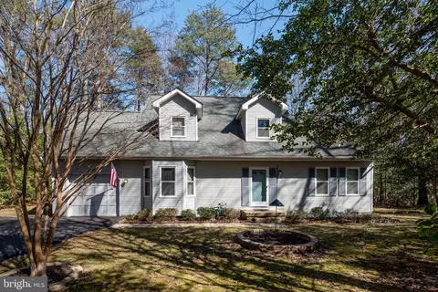 23259 White Elm Ct, California, MD 20619