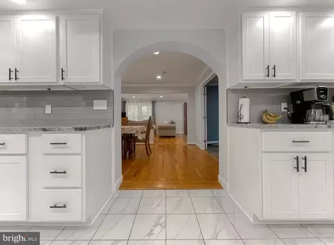 Entry Way - 49292 Bennett Dr, Ridge, MD 20680 photo 2 of 9