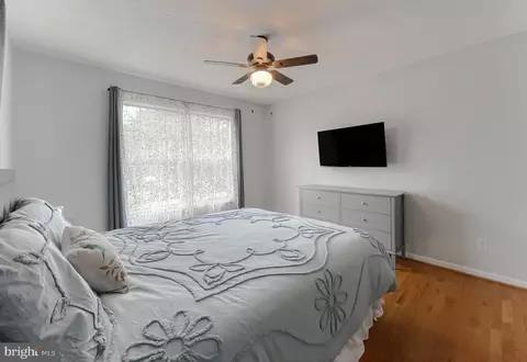 Bedroom - 49292 Bennett Dr, Ridge, MD 20680 photo 3 of 5