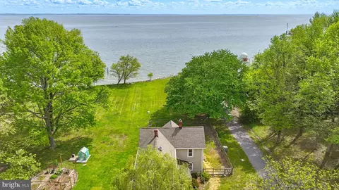 20183 Tippett Rd, Lexington Park, MD 20653