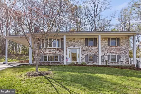 37995 Seneca Ct, Charlotte Hall, MD 20622