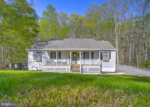 37031 W Spicer Dr, Mechanicsville, MD 20659
