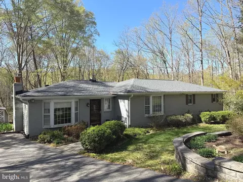 39637 Walnut Cir, Mechanicsville, MD 20659