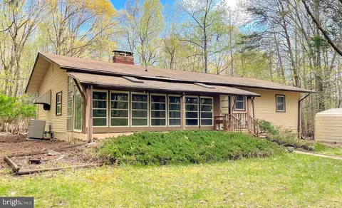 37990 Mohawk Dr, Charlotte Hall, MD 20622